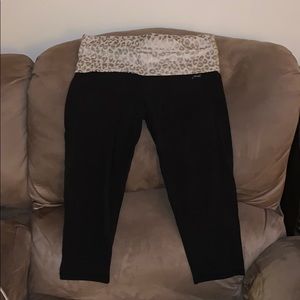 Black crop leggings